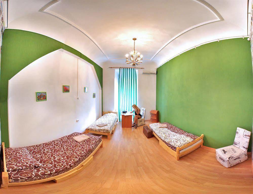Chemodan Hostel Одеса Екстер'єр фото